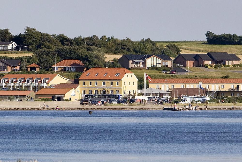 Hvalpsund Faergekro Exterior photo